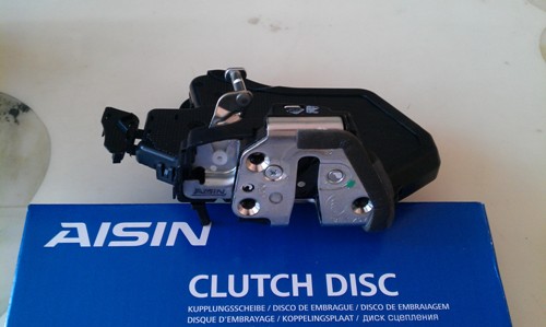 車(chē)門(mén)鎖體